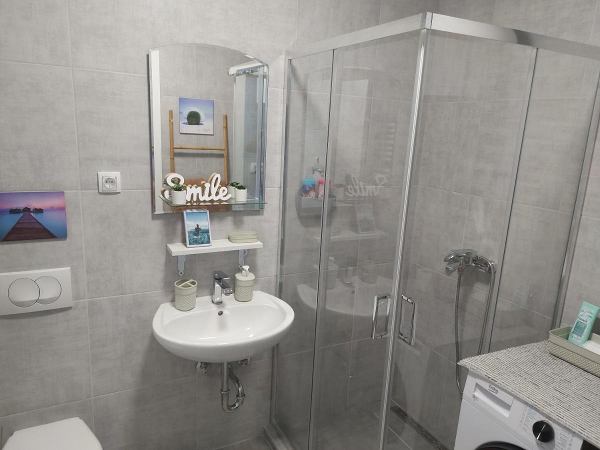# Espresso 2 Apartman sa garazom Sremska Mitrovica Esterno foto